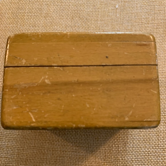 Antique Russian trinket box. Hand carved and painted. - Picture 4 of 10